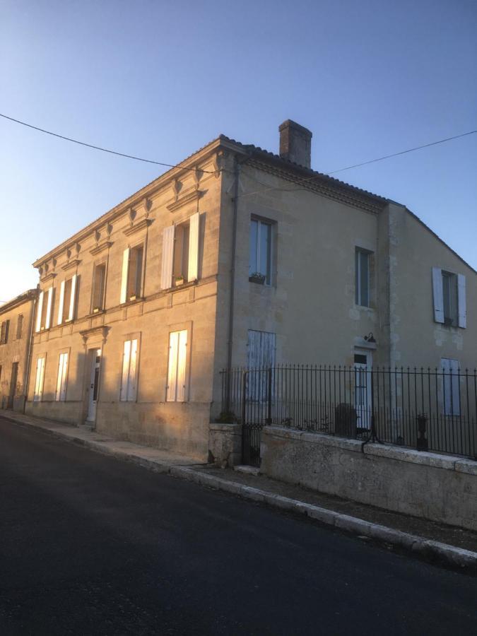 La Maison Blanche A Saint-Yzans-de-Médoc Dış mekan fotoğraf
